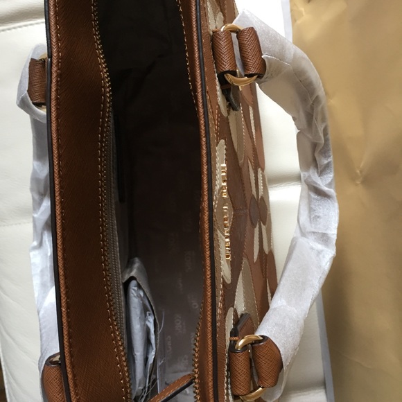 NWT MICHAEL KORS SANDRINE LARGE LUGGAGE TOTE BROWN - Picture 6 of 7